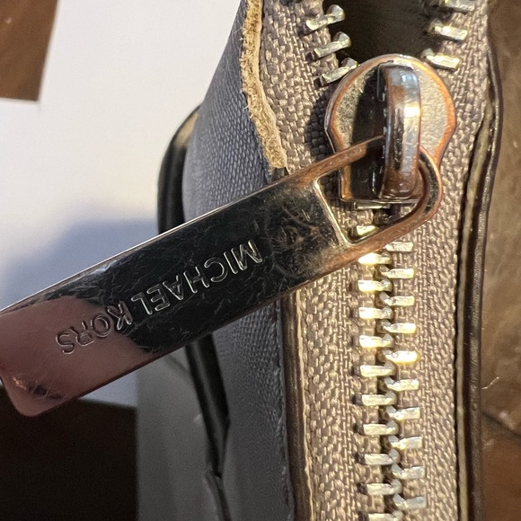 Micheal Kors - Picture 3 of 11